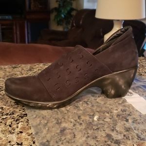 Naot black suede ‘Precious’ shoes EU size 41